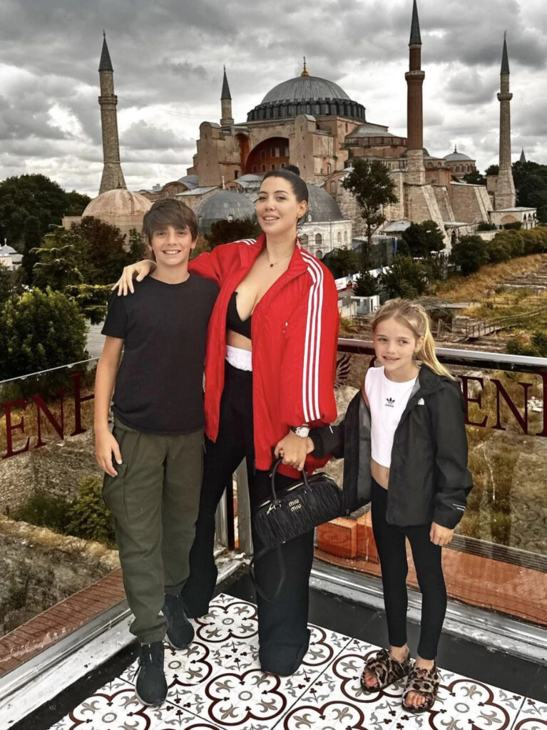 Wanda Nara se sumó a la tendencia más canchera del 2023. Foto: Instagram.