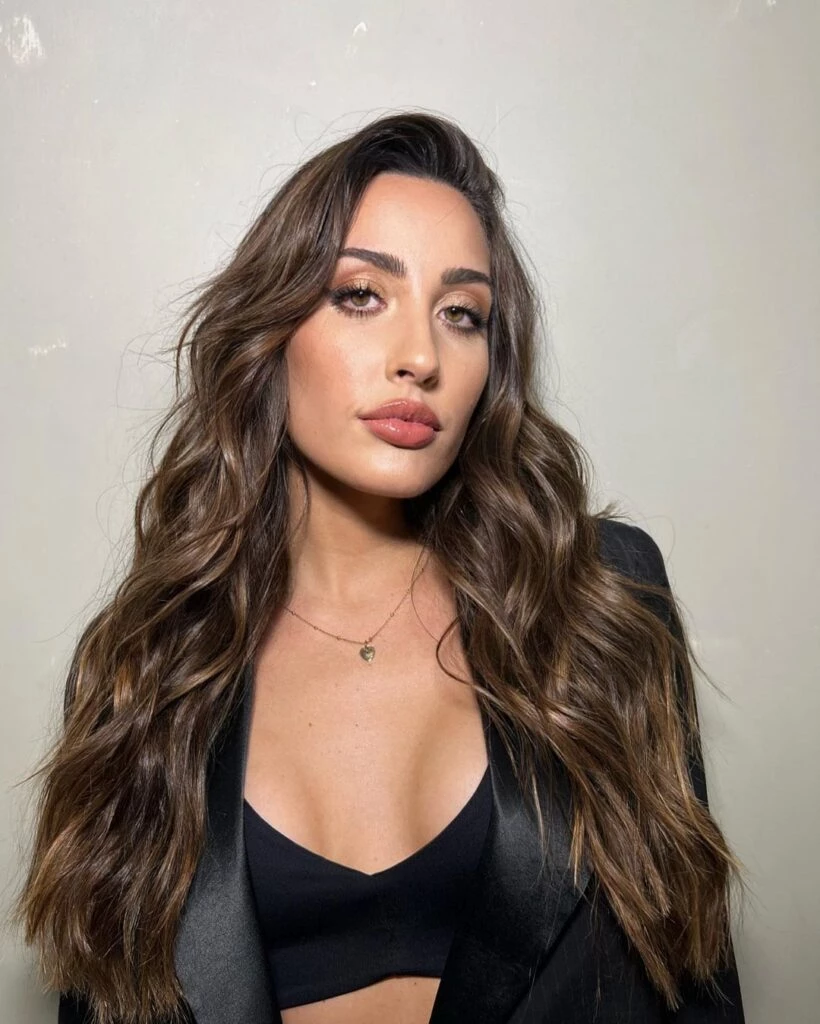 Yoyi Francella deslumbró con su look cool