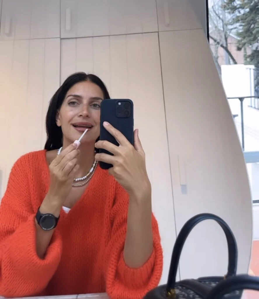 Zaira Nara usó el look ideal para sobrevivir a este miércoles inestable. Foto: Instagram. 