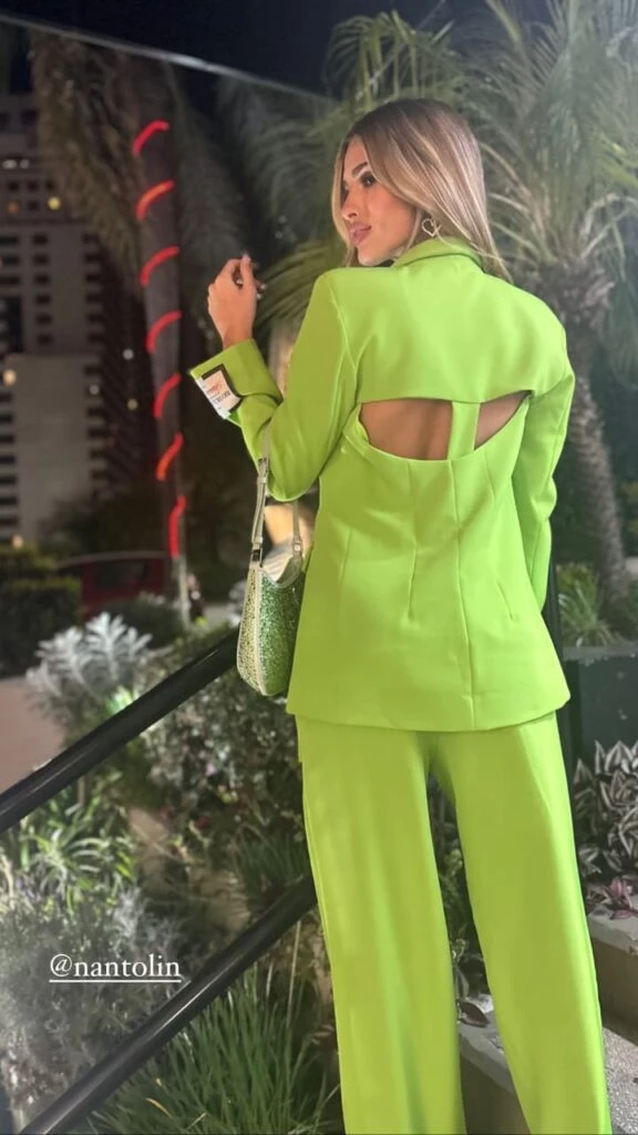 El look sastrero cut out que lució Juli Poggio