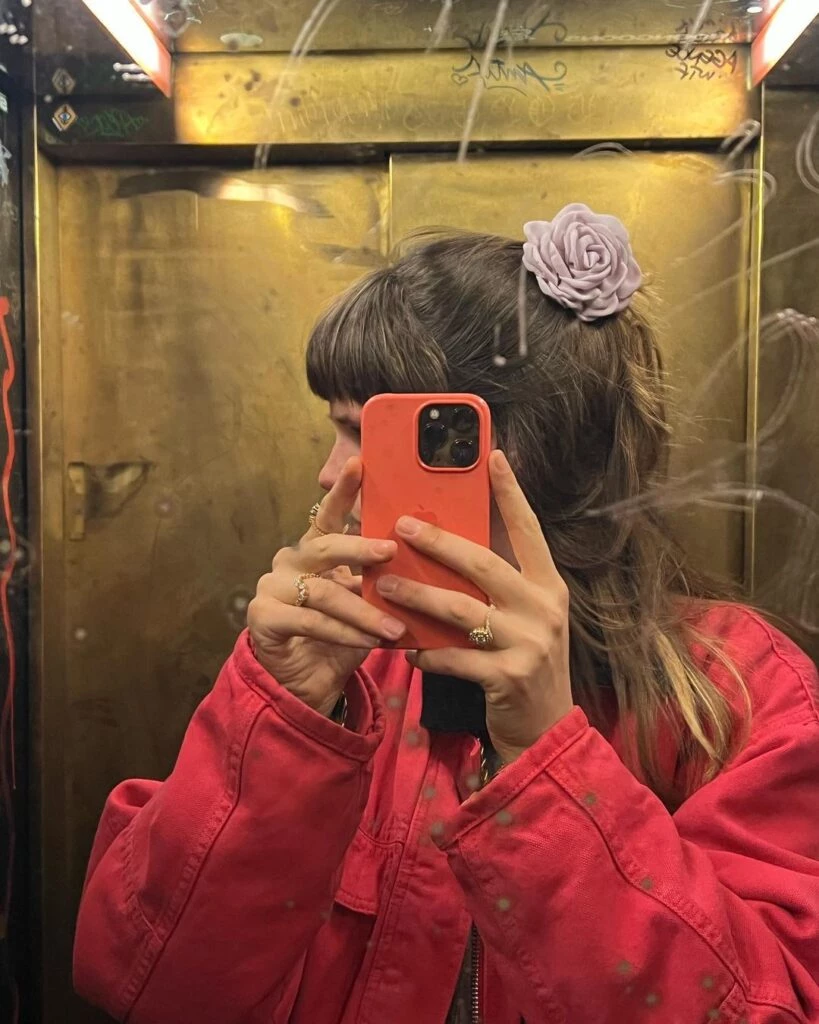 Esta primavera regresa el accesorio de pelo más romántico (y nos encanta) 