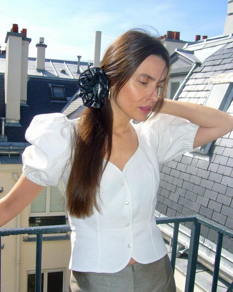 Esta primavera regresa el accesorio de pelo más romántico (y nos encanta) 