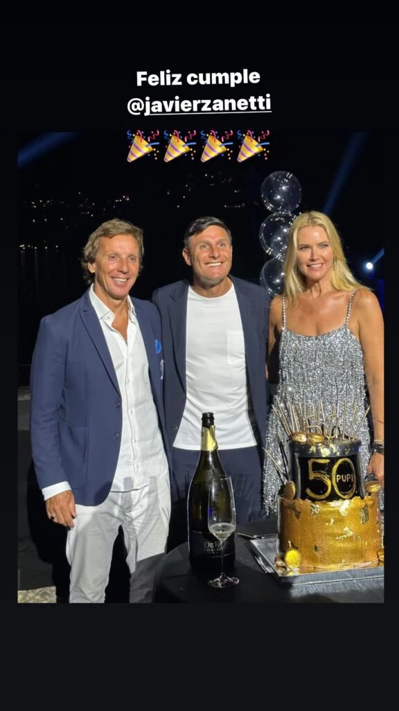 Valeria Mazza lució un look shinny ideal para un cocktail