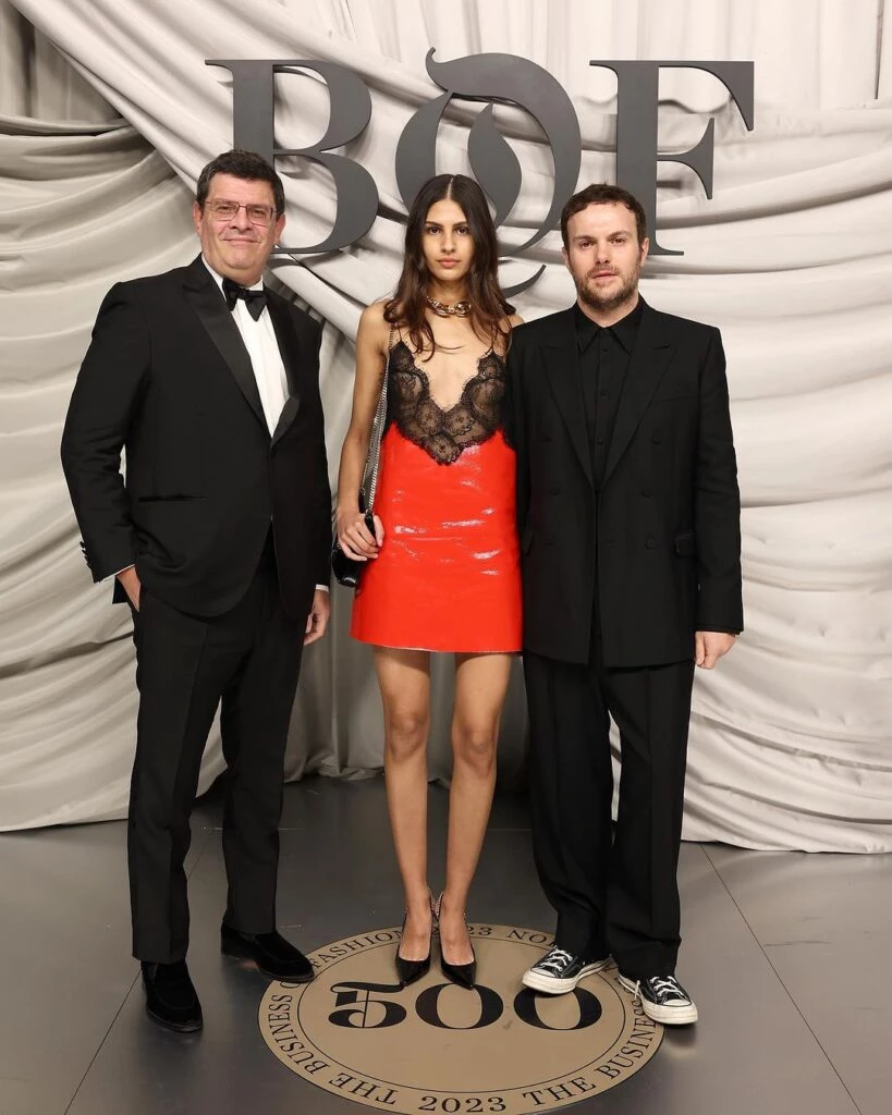 Sabato De Sarno, director creativo de Gucci, con Jean-Francois Palus y Faida