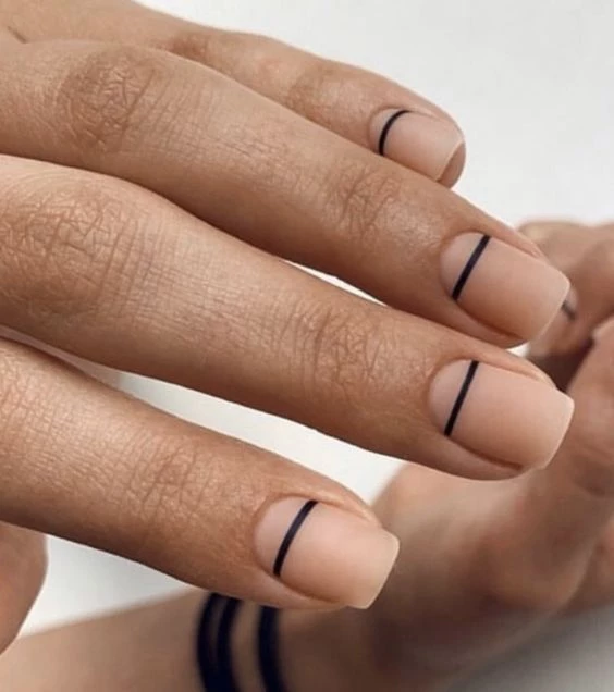 6 manicuras minimalistas ideales para uñas cortas