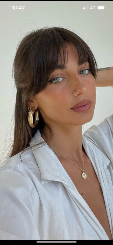 5 peinados effortless ideales para usar con flequillo