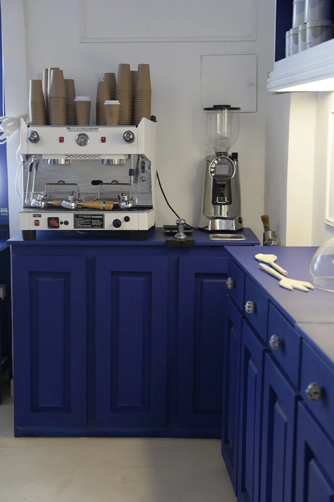 Equipamiento y accesorios de una pastelera top. 