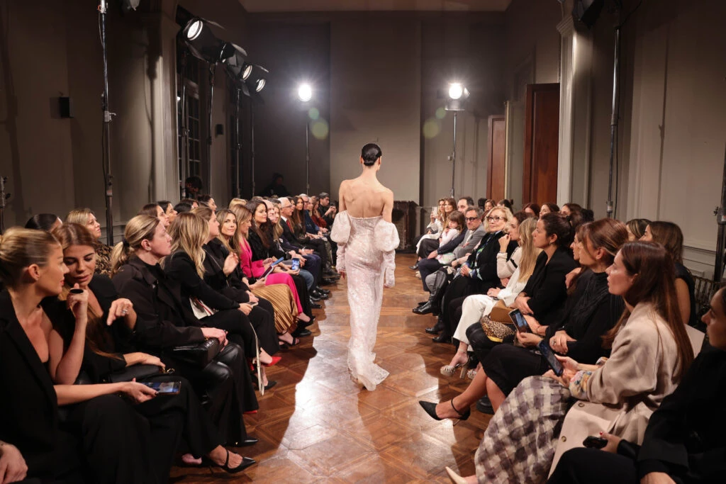 Desfile de Camila Romano en Semana de Alta Costura