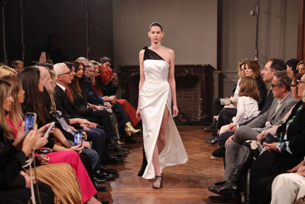 Desfile de Camila Romano en Semana de Alta Costura