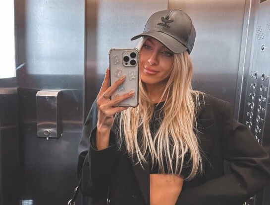 Cande Ruggeri muestra la nueva tendencia en uñas