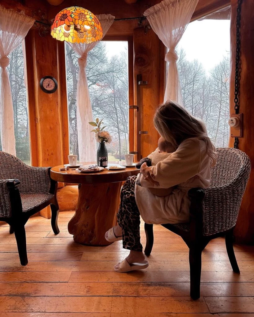 Cande Ruggeri y su hija Vita en la Patagonia