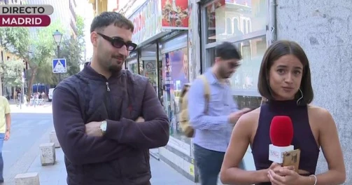 Isa Balado, la periodista española agredida sexualmente mientras hacía un vivo.