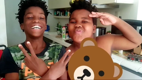 Kennedy y Khaled, los hijos de Paulina Karadagian