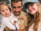 Guido Pella y Stephanie Demner con la hija de ambos, Arianna.