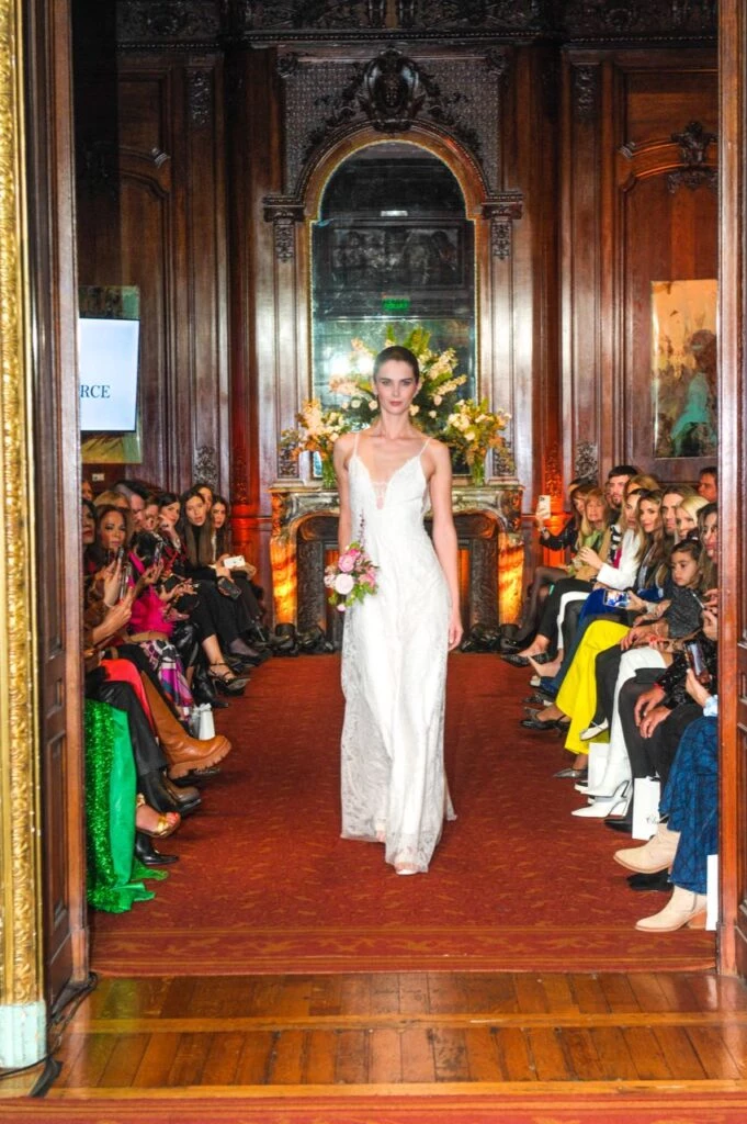 Desfile Claudia Arce