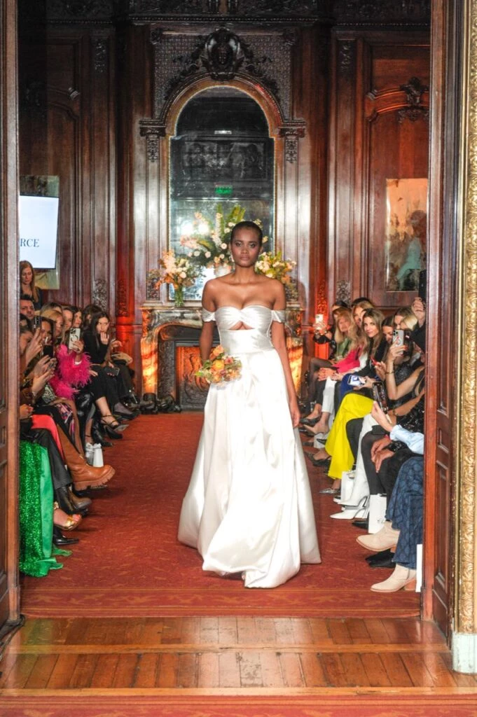 Desfile Claudia Arce