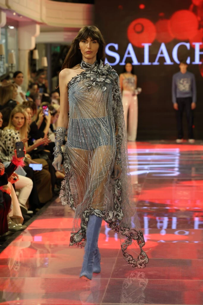 Dafne Cejas desfilando para Saiach en Colecciones by Patio Bullrich