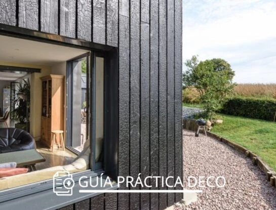 Yakisugi, la técnica japonesa de construcción con madera quemada que es furor en deco
