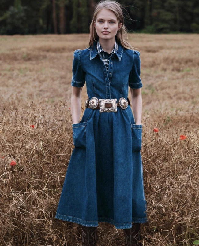 Este es el accesorio que vuelve y seguro tenés en tu placard. Foto: Pinterest.