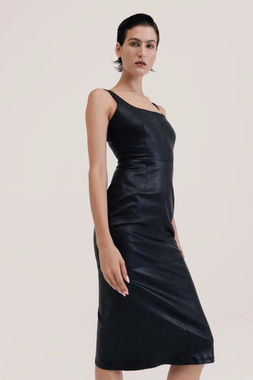 St John colección primavera 2024