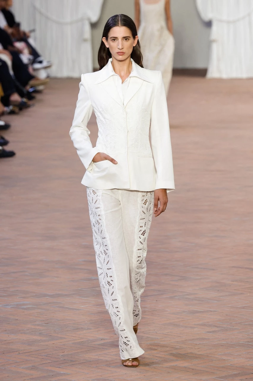 Desfile primavera verano 2024 de Alberta Ferretti