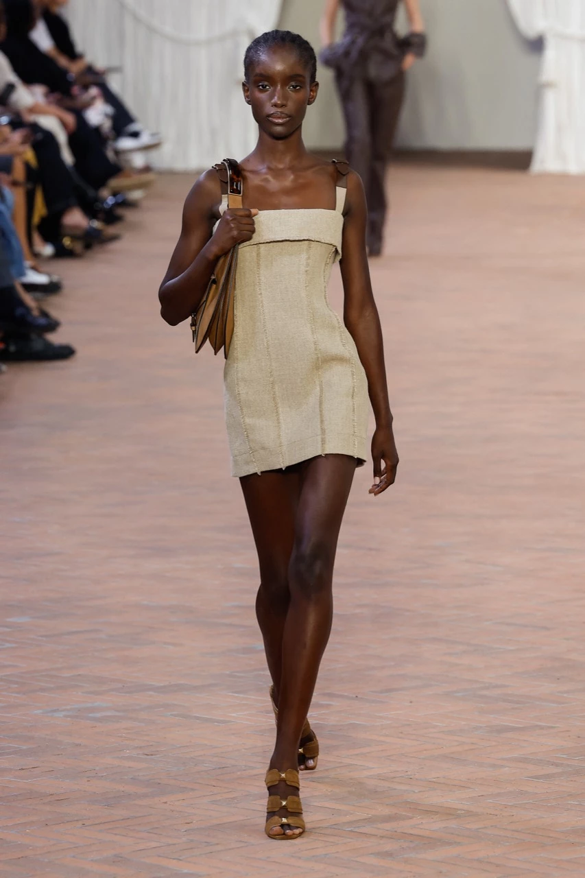 Desfile primavera verano 2024 de Alberta Ferretti