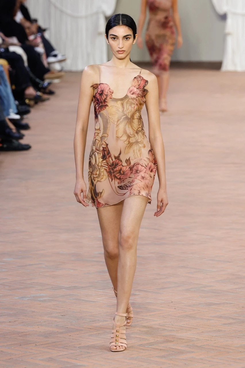 Desfile primavera verano 2024 de Alberta Ferretti