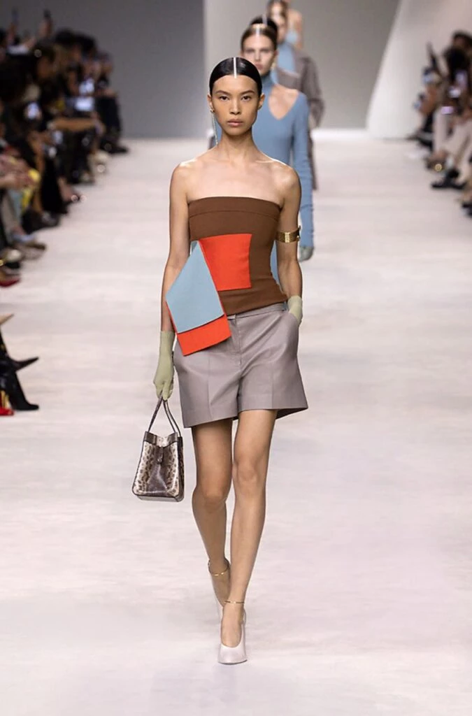 Desfile primavera Verano 2024 de Fendi en Milán Fashion Week.