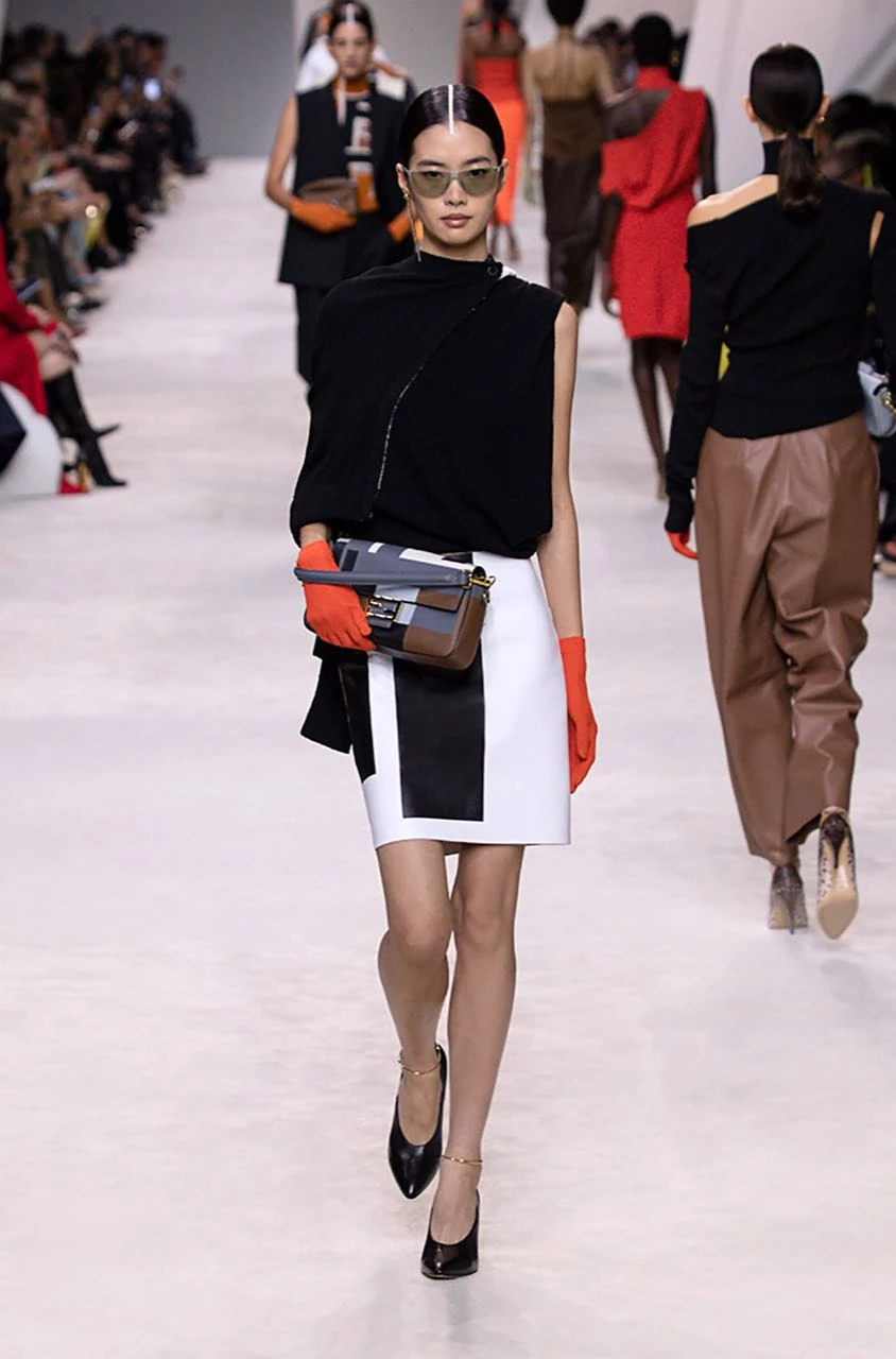 Desfile primavera Verano 2024 de Fendi en Milán Fashion Week.