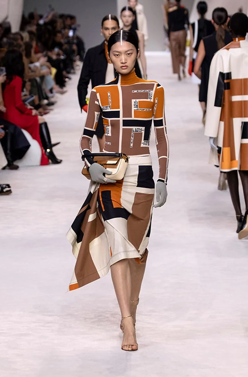 Desfile primavera Verano 2024 de Fendi en Milán Fashion Week.