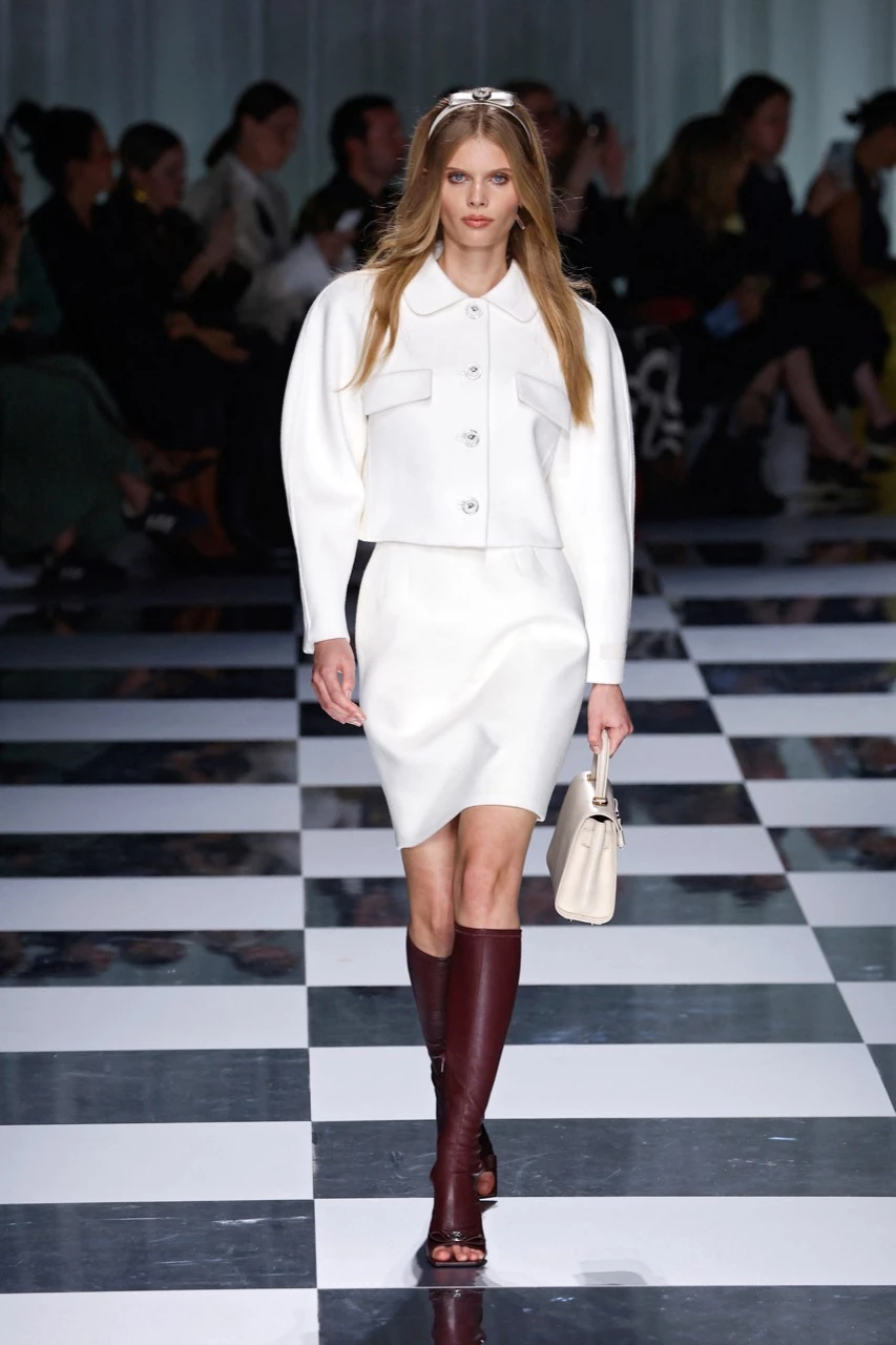 Desfile de Versace primavera verano 2024.