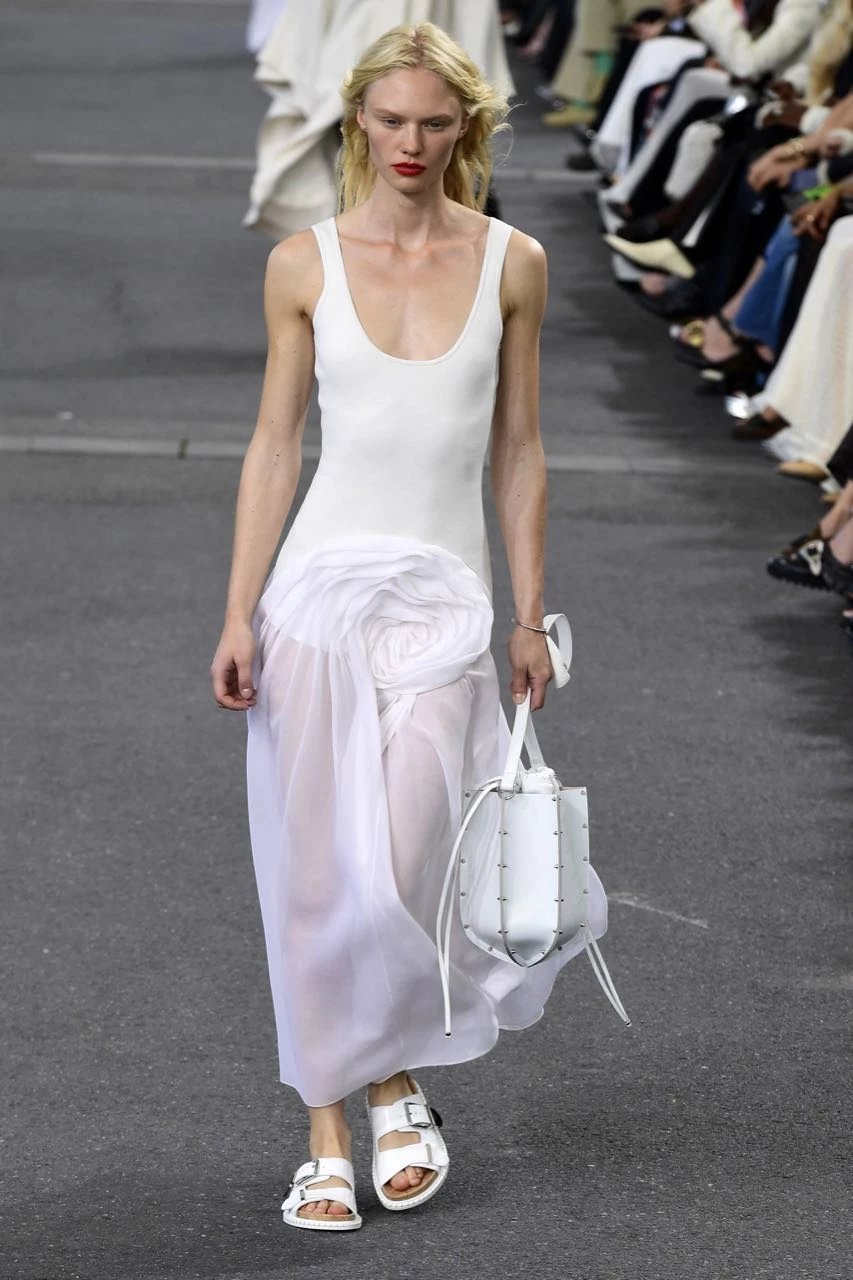 Desfile Chloé primavera verano 2024 en la Semana de Moda de París.