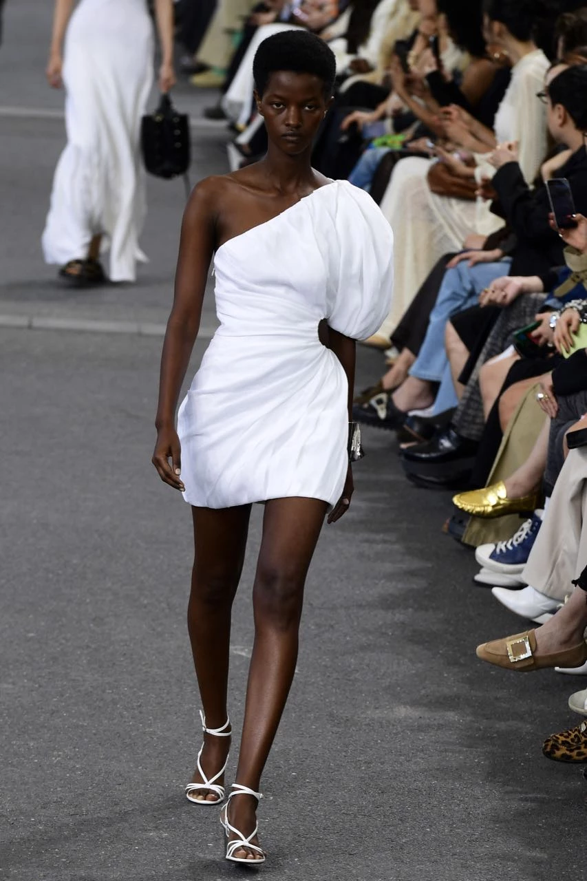 Desfile Chloé primavera verano 2024 en la Semana de Moda de París.