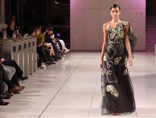 Velos y volados en seda: Marcelo Giacobbe rindió homenaje a su mamá en la pasarela de la Semana de la Alta Costura