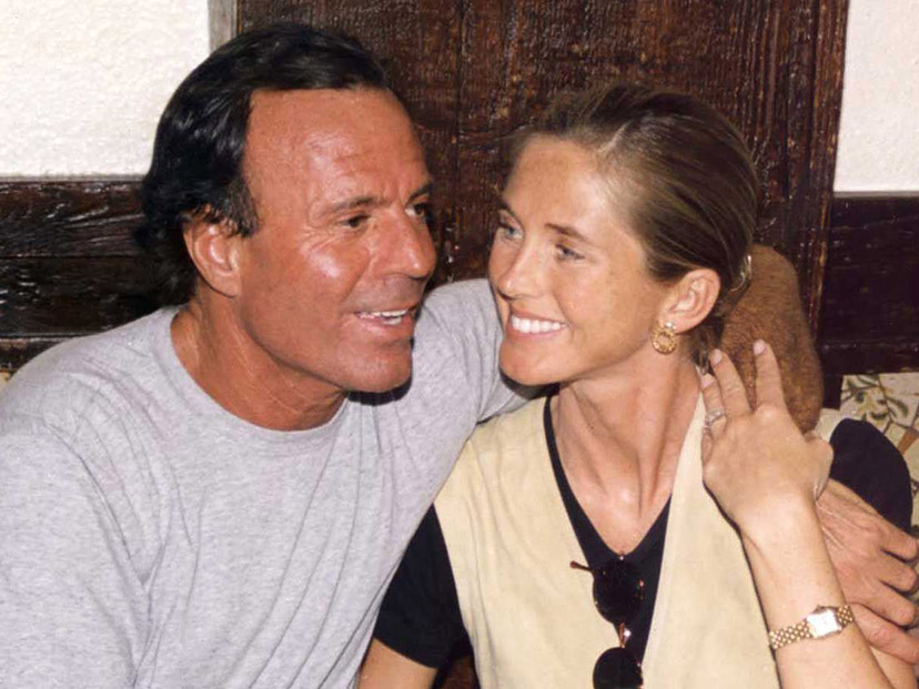 Julio Iglesias cumple 80: su apasionante historia de amor con Miranda Rijnsburger