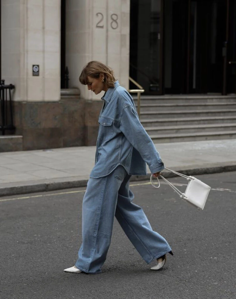 La camisa de jean es la prenda perfecta de entretiempo