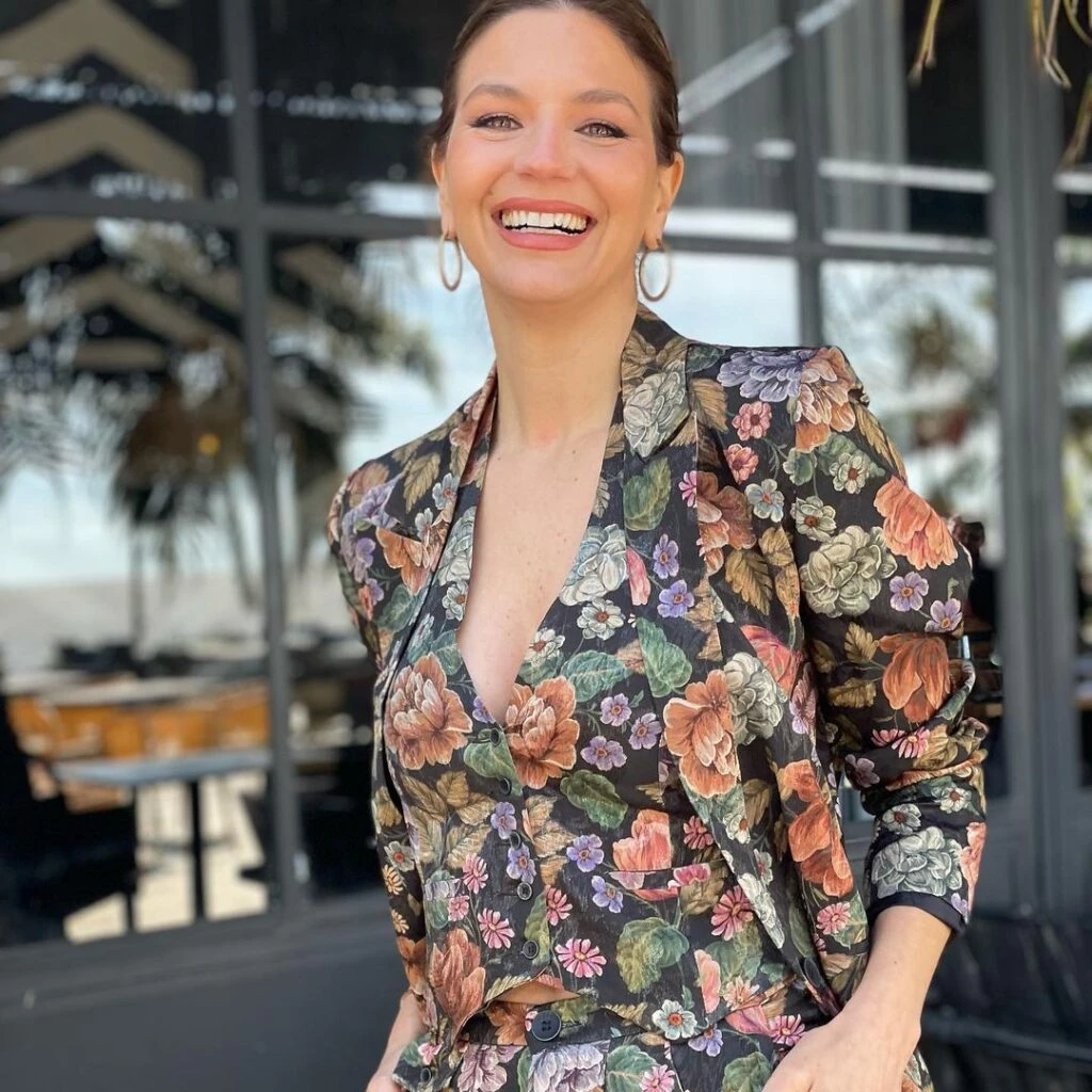 Marcela Kloosterboer se adelanta a la primavera con un look muy original