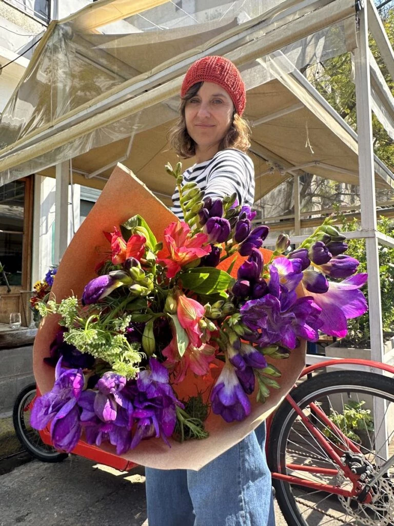 Natalia Dincau se define “amante de la naturaleza en una ciudad” y florista de toda la vida.