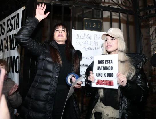 Relatos en primera persona de las víctimas de Aníbal Lotocki en la marcha por Justicia por Silvina Luna