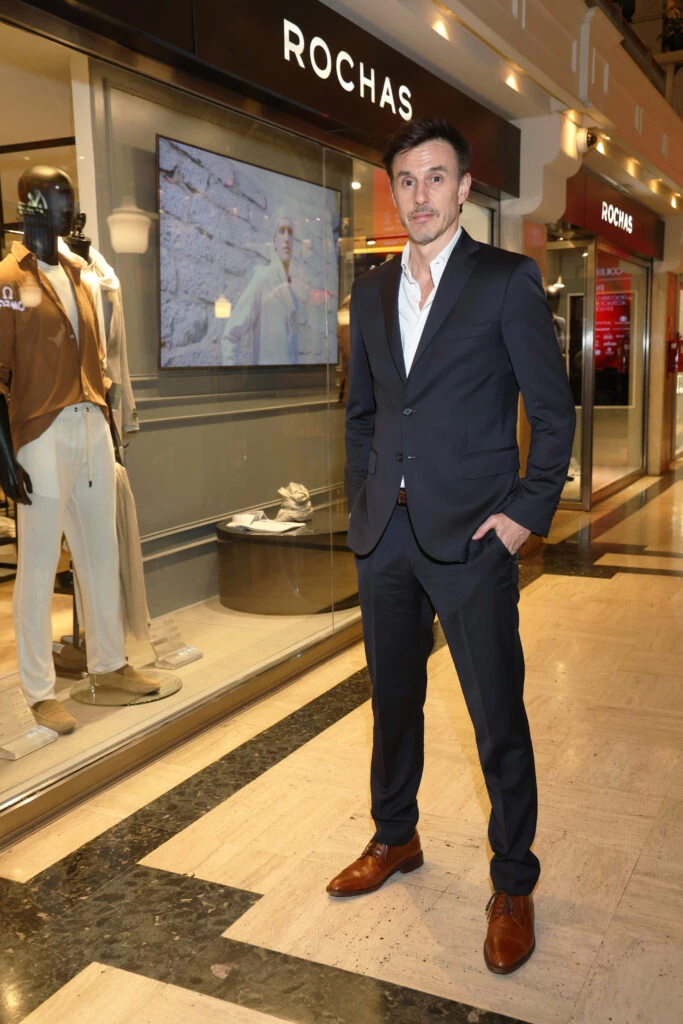 Roberto García Moritán en la tienda de ROCHAS en el marco de Colecciones by Patio Bullrich