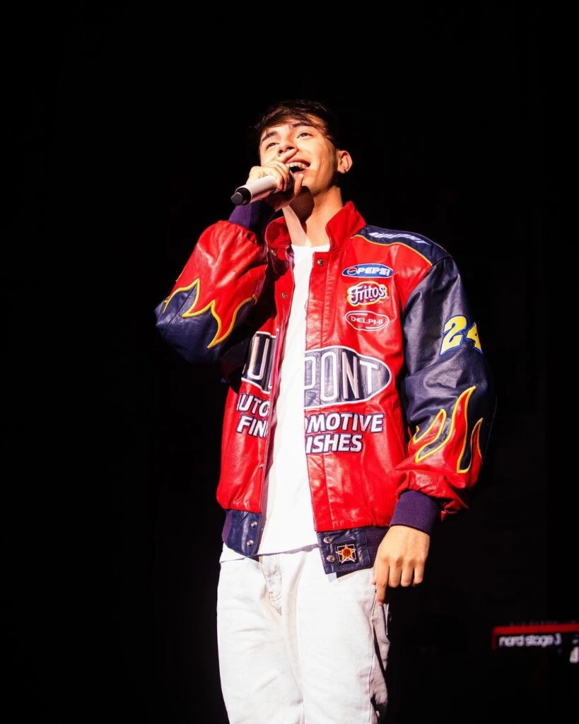 Rusherking con estilo urbano