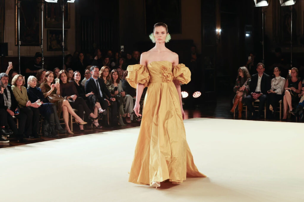 Desfile de Adrián Brown en la Semana de la Alta Costura