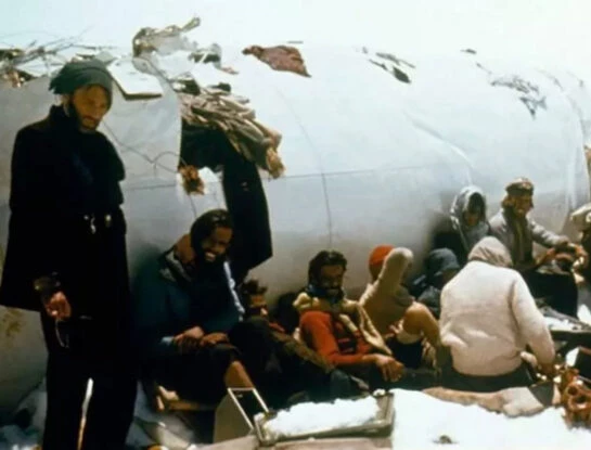 La tragedia de los Andes y su versión en Netflix con "La sociedad de la nieve"