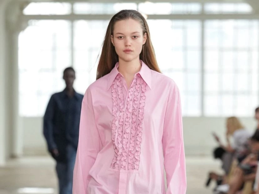 Vuelve el accesorio que te salva del frizz (apto para cualquier tipo y largo de pelo)