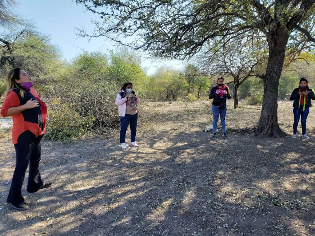 Lucrecia Gil Villanueva, Raíces