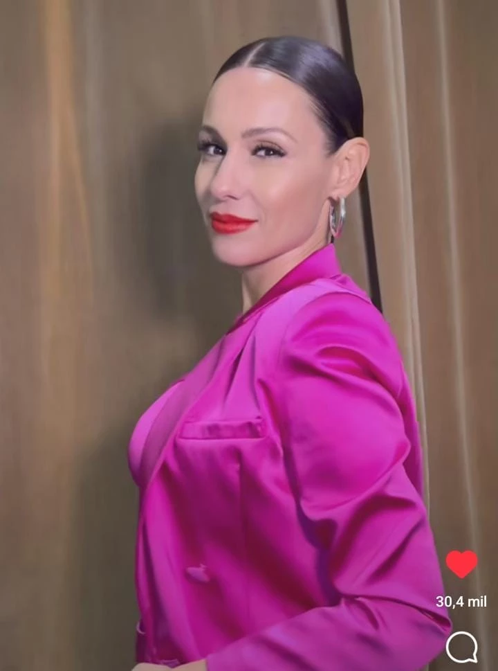 pampita con look sastrero ideal para la primavera