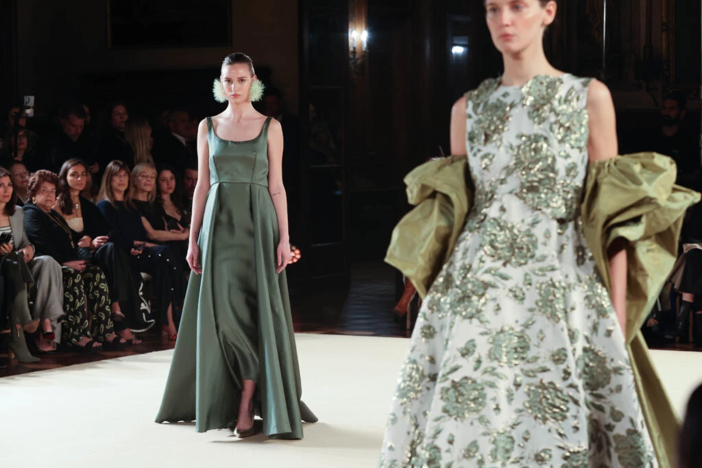 Desfile de Adrián Brown en la Semana de la Alta Costura