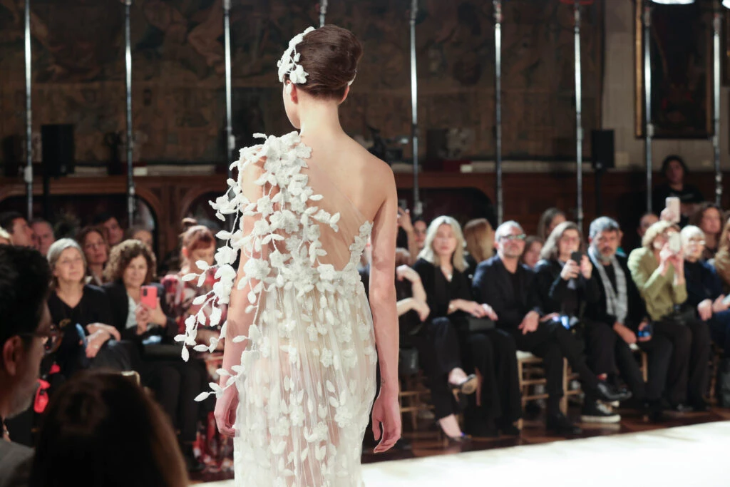Desfile de Adrián Brown en la Semana de la Alta Costura