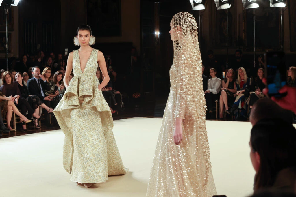 Desfile de Adrián Brown en la Semana de la Alta Costura