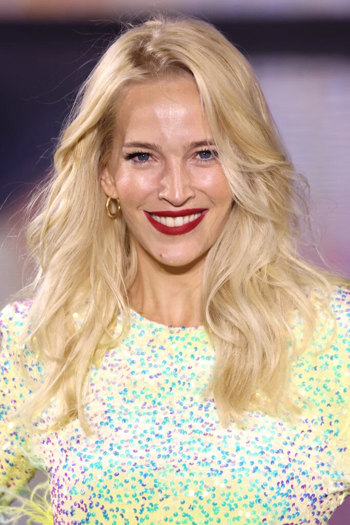 Luisana Lopilato en el desfile de la marca de la cual es embajadora, en Paris